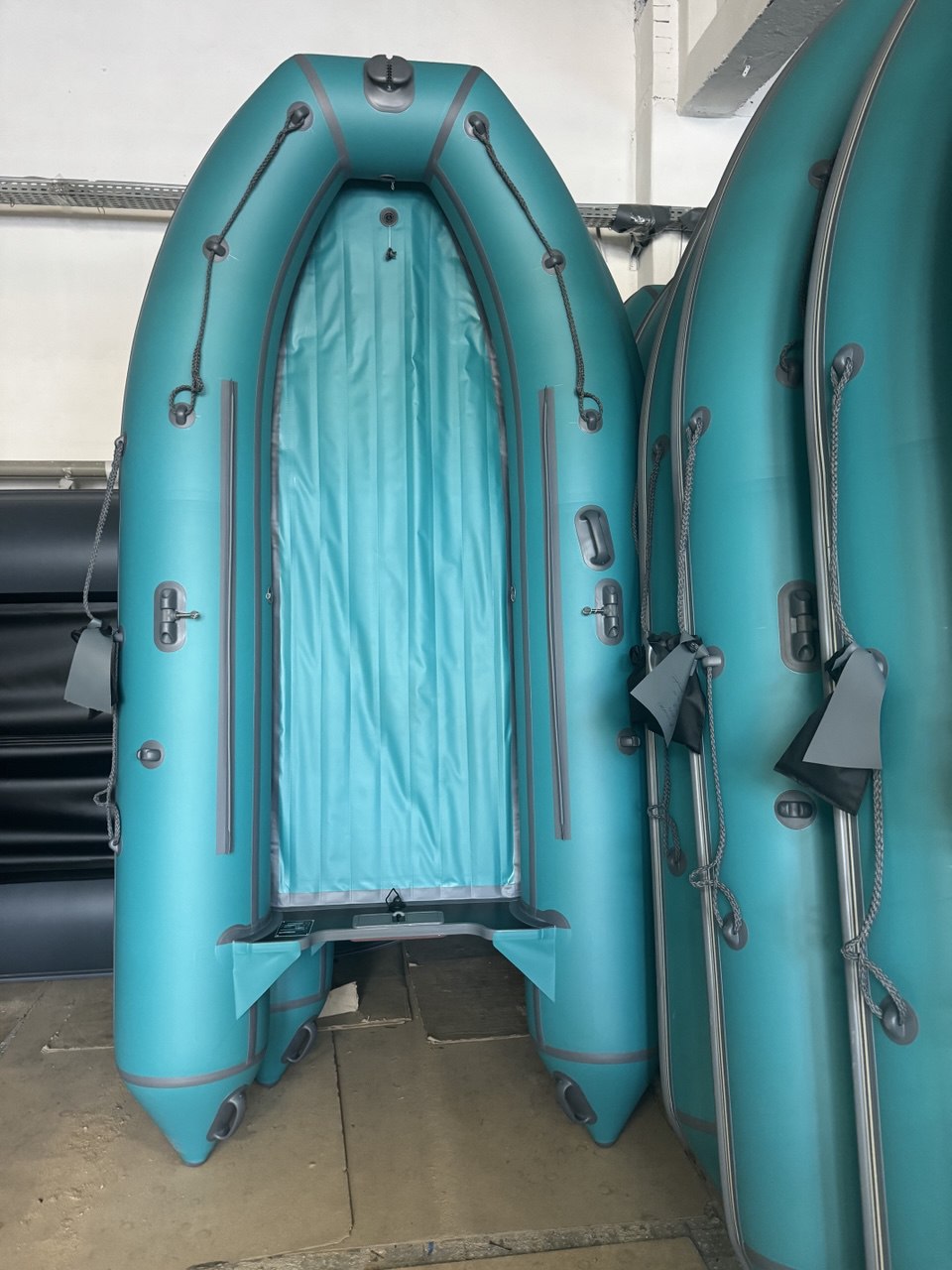 Лодка Адмирал 330 CF НДНД